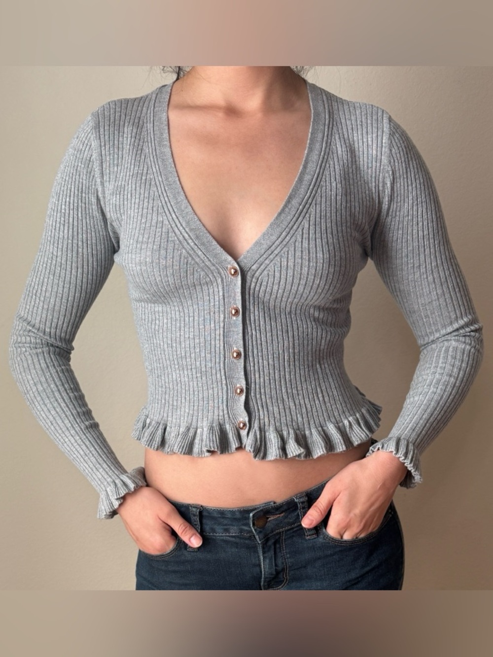 VENUS Gray Ribbed V-Neck Faux Button Cropped Lightweight Sweater with Ruffle Hem